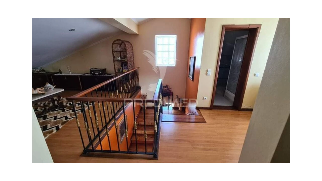 Moradia T4 para Venda em Porto Judeu Foto 14