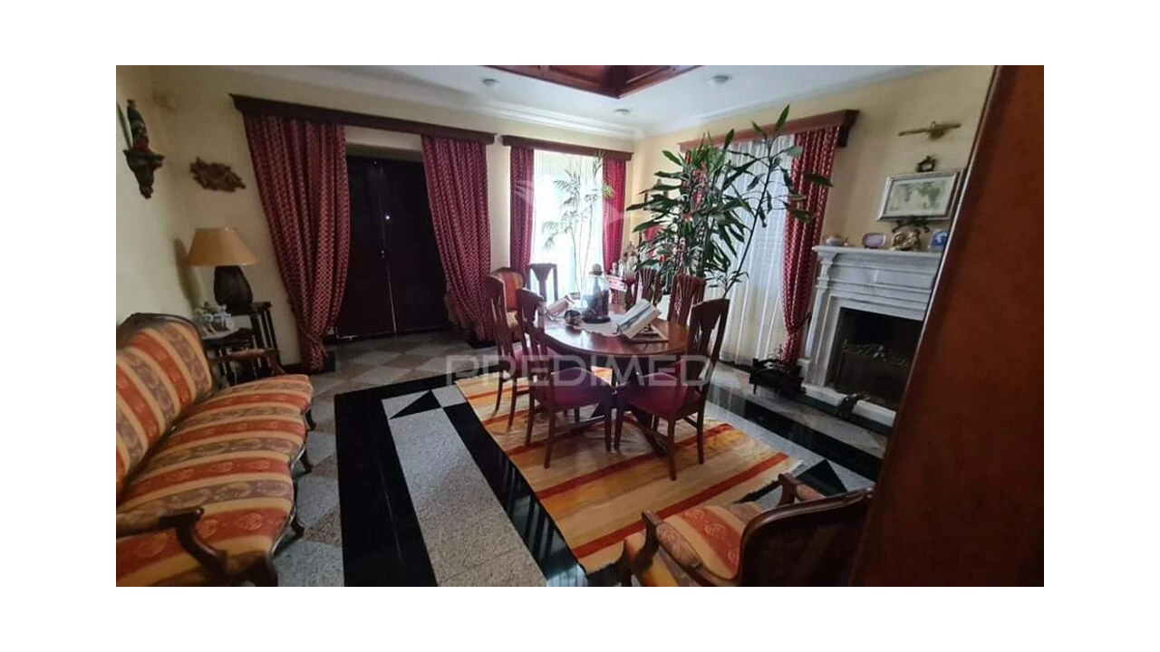 Moradia T4 para Venda em Porto Judeu Foto 10