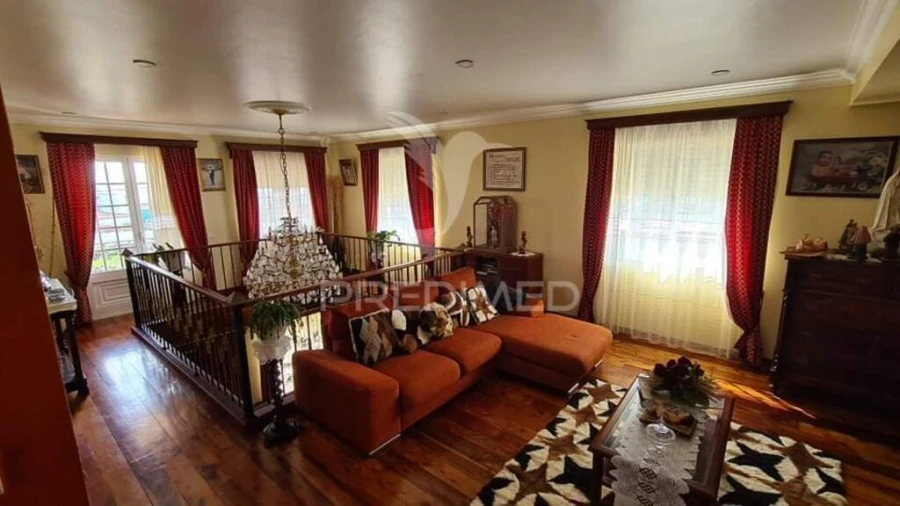 Moradia T4 para Venda em Porto Judeu Foto 18