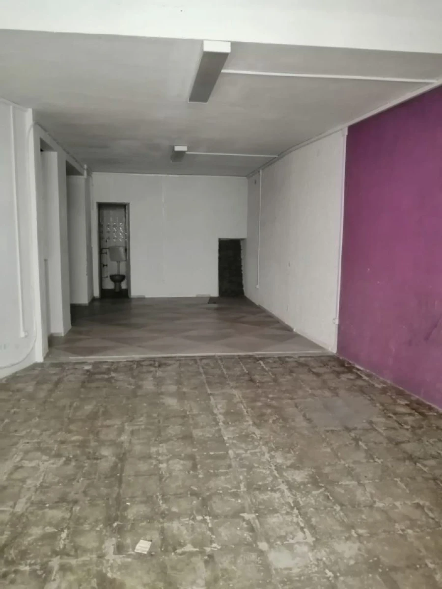 Loja para Arrendamento em Caia, São Pedro e Alcáçova Foto 3