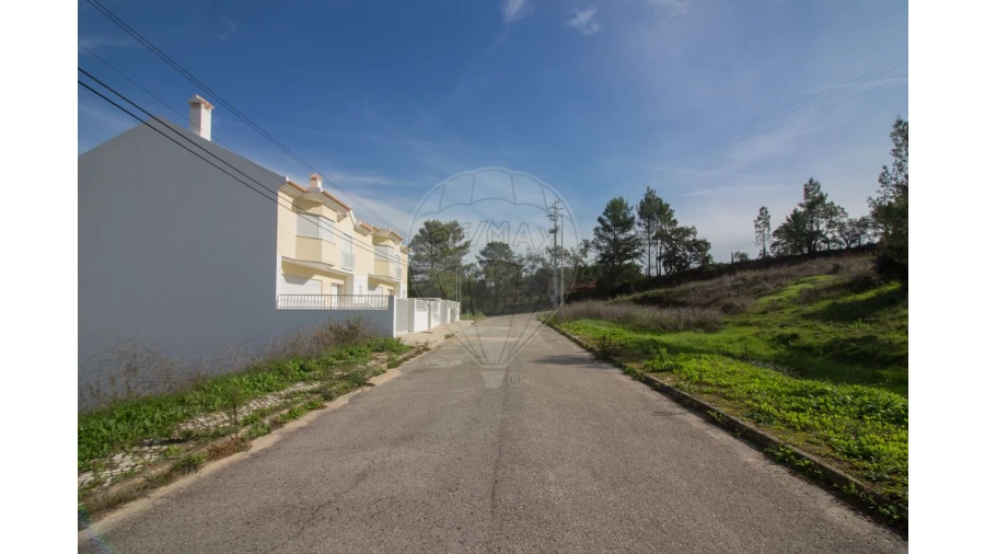 Terreno para Venda em Ota Foto 1