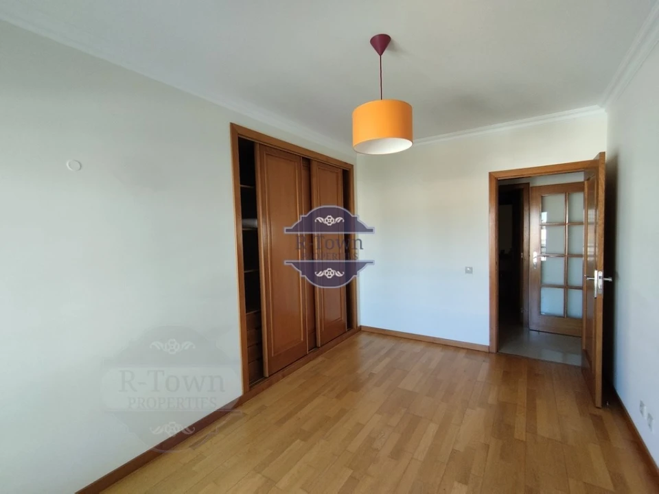 Apartamento T3 para Venda em Quarteira Foto 24