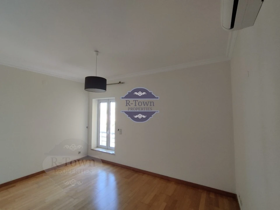 Apartamento T3 para Venda em Quarteira Foto 17
