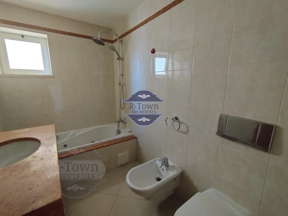 Apartamento T3 para Venda em Quarteira Foto 18