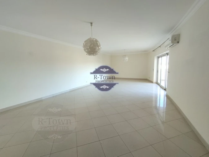 Apartamento T3 para Venda em Quarteira Foto 9