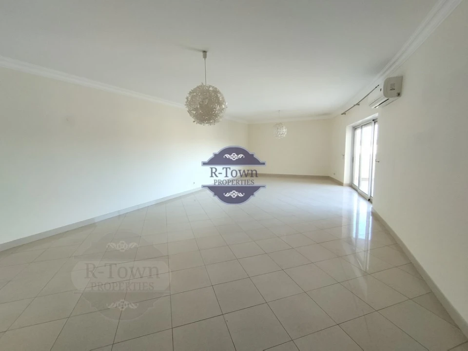 Apartamento T3 para Venda em Quarteira Foto 9