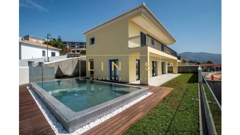 Moradia T3 para Venda em São Martinho