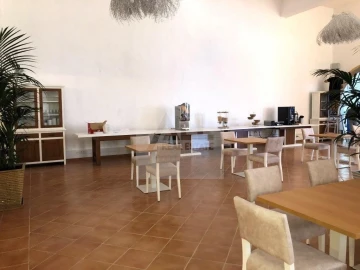 Negócio para Venda em Lagos (São Sebastião e Santa Maria)