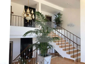 Negócio para Venda em Lagos (São Sebastião e Santa Maria)