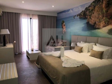 Negócio para Venda em Lagos (São Sebastião e Santa Maria)