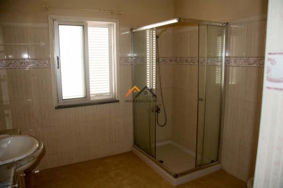 Moradia T4 para Venda em Vila de Punhe