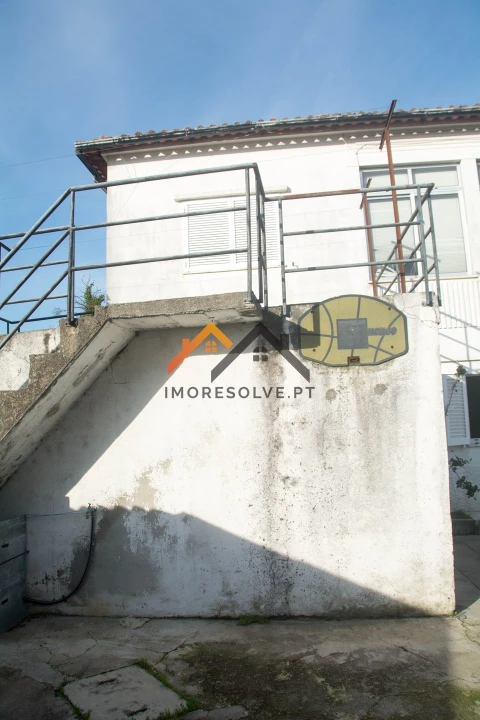 Moradia T4 para Venda em Vila de Punhe