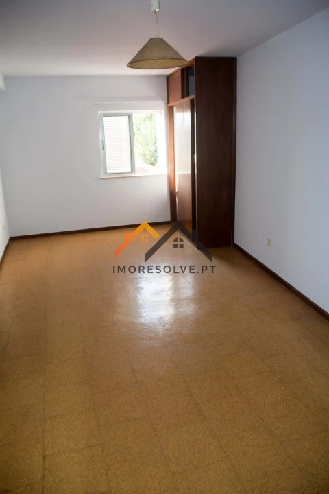 Moradia T4 para Venda em Vila de Punhe
