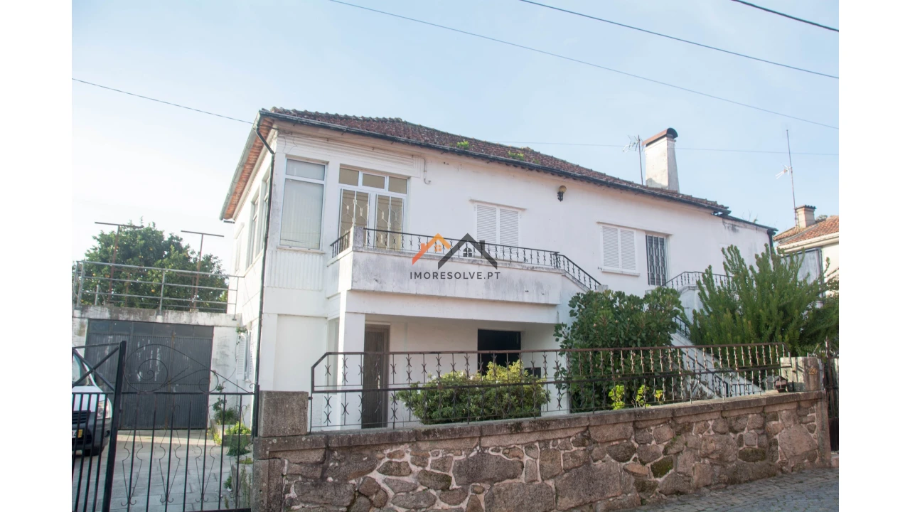 Moradia T4 para Venda em Vila de Punhe Foto 1