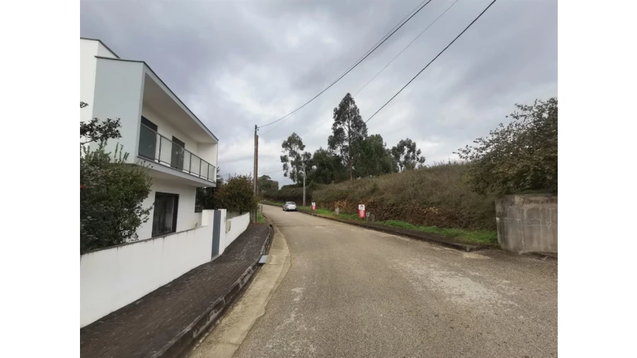 Terreno para Venda em Figueira de Lorvão Foto 2