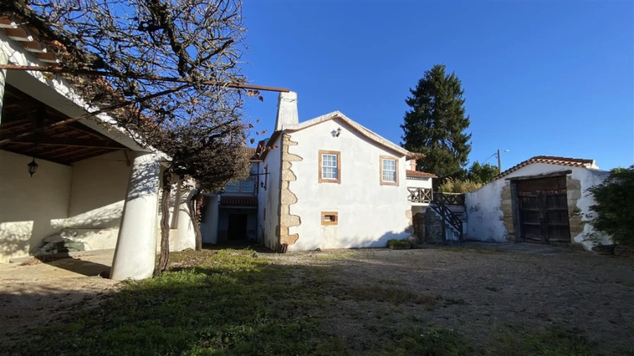 Quinta T6 para Venda em Lavegadas Foto 3