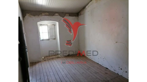 Moradia T3 para Venda em Alagoa