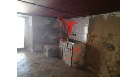 Moradia T3 para Venda em Alagoa