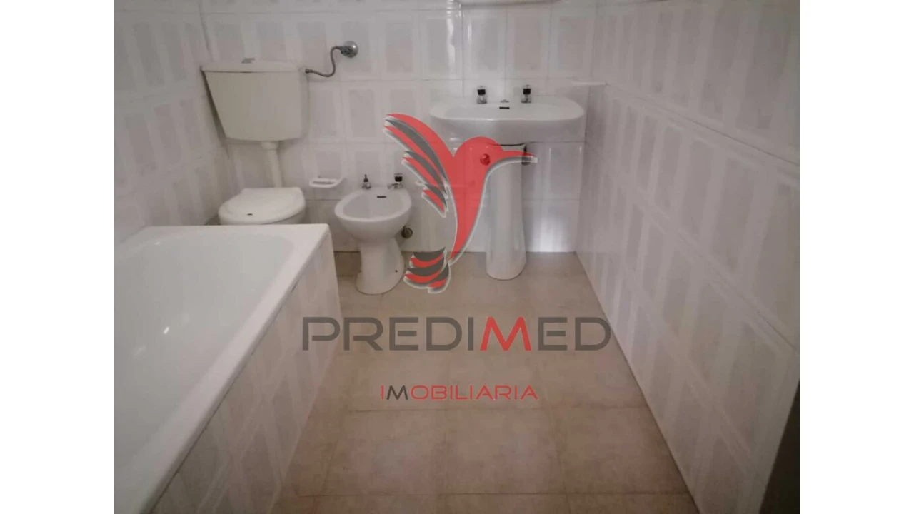 Moradia T3 para Venda em Alagoa Foto 7