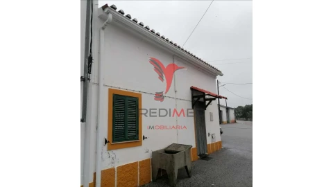 Moradia T2 para Venda em Alagoa
