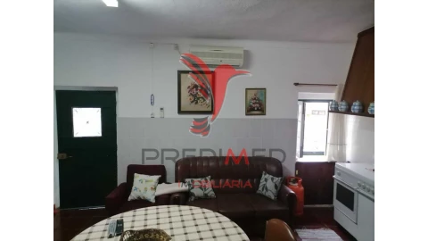 Moradia T2 para Venda em Alagoa