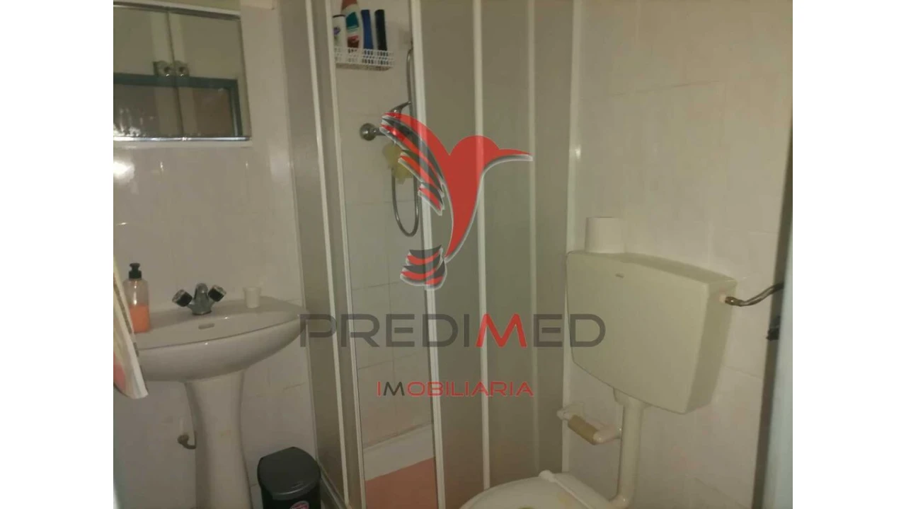 Moradia T2 para Venda em Alagoa Foto 9