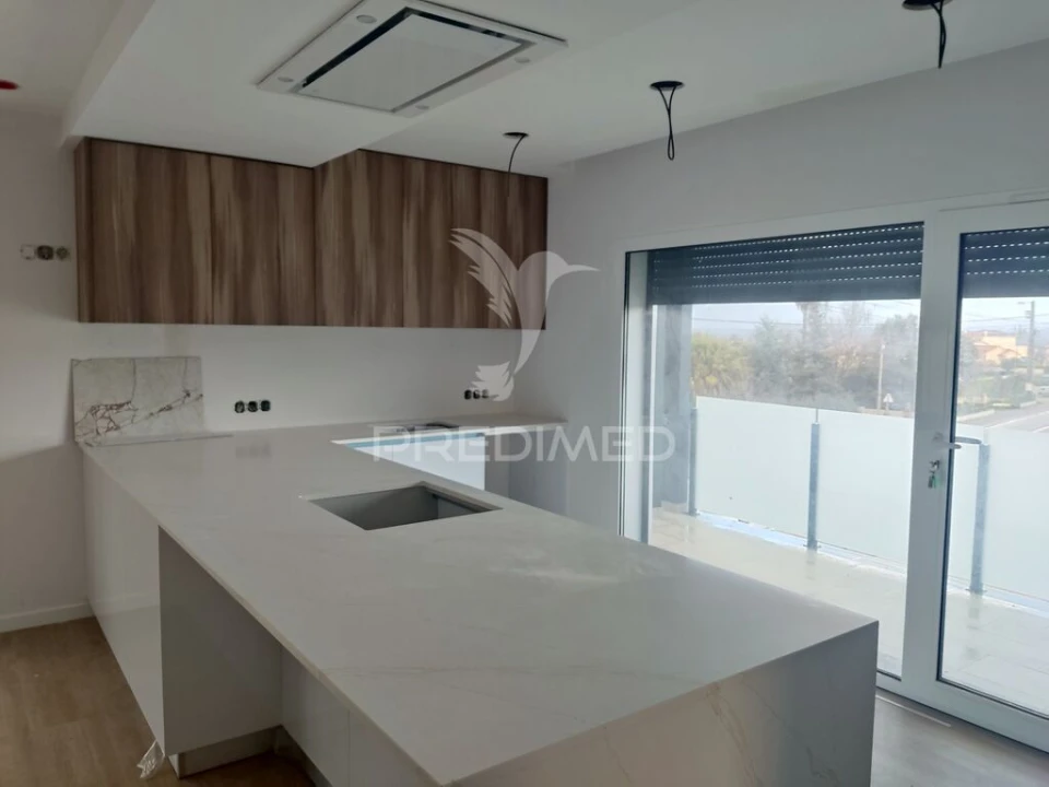 Moradia T3 para Venda em Arrabal Foto 1