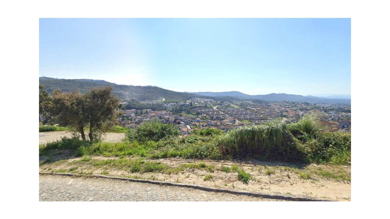 Terreno para Venda em Fânzeres e São Pedro da Cova Foto 2