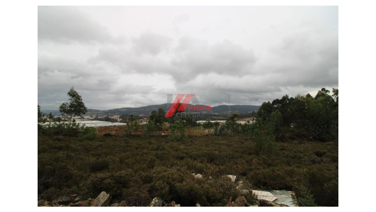 Terreno para Venda em Santo Tirso, Couto (Santa Cristina e São Miguel) e Burgães Foto 4