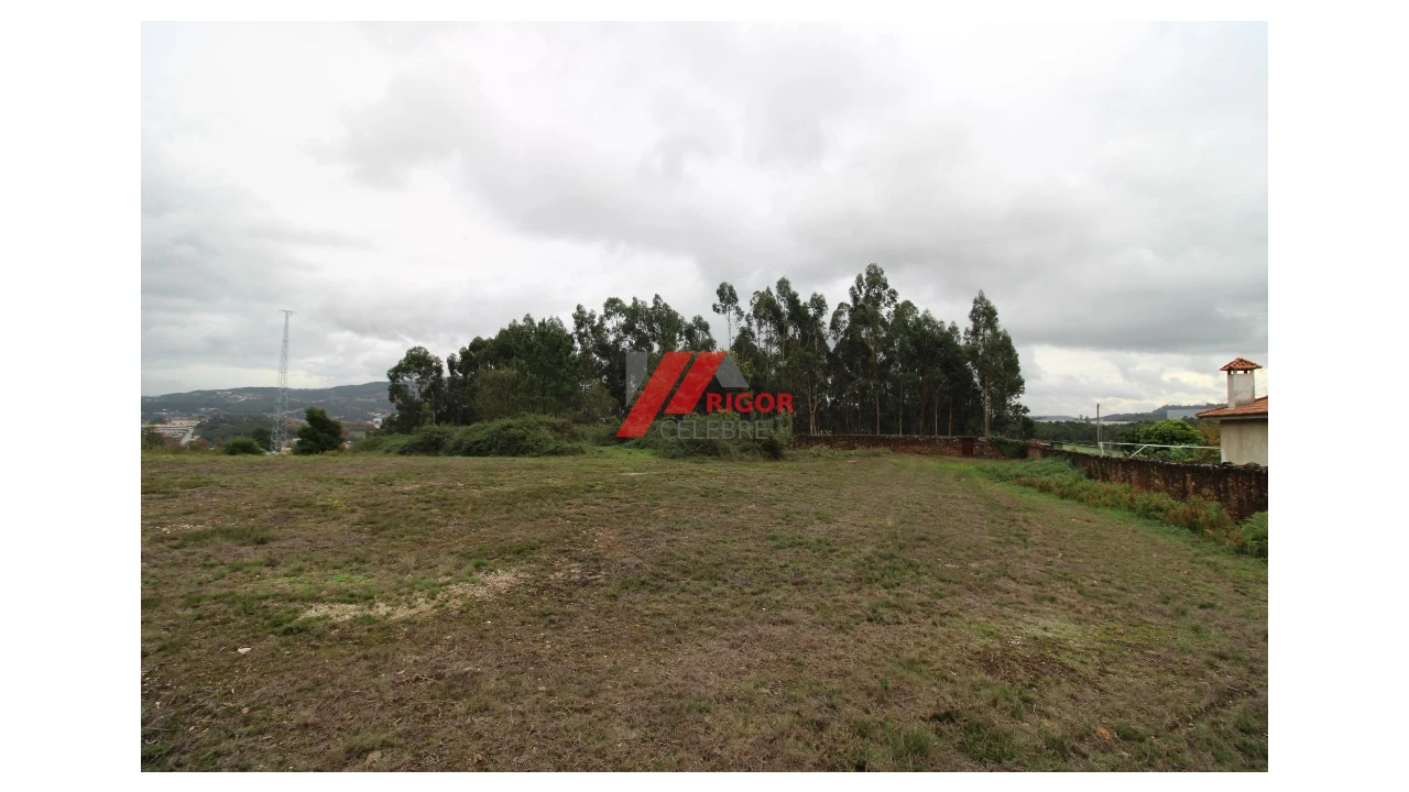 Terreno para Venda em Santo Tirso, Couto (Santa Cristina e São Miguel) e Burgães Foto 2