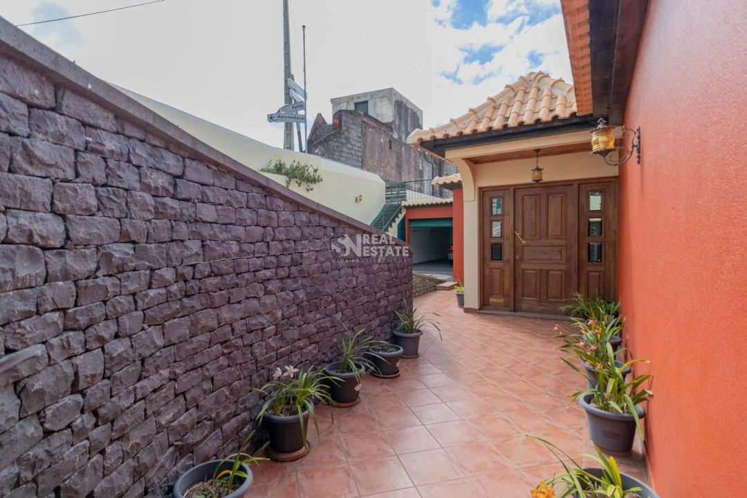Moradia T3 para Venda em Ribeira Brava Foto 17