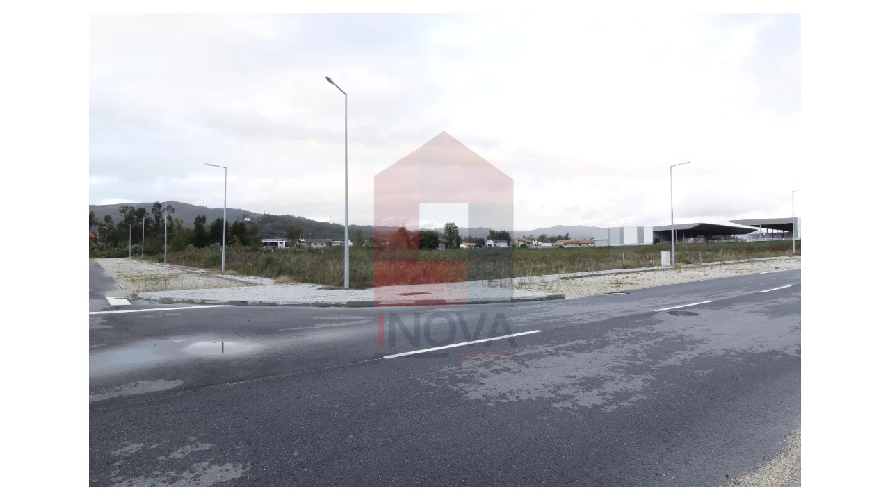 Terreno para Venda em Amares e Figueiredo Foto 1