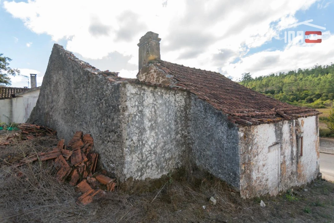 Moradia T2 para Venda em Alqueidão da Serra Foto 5