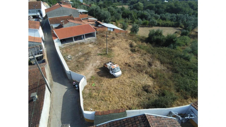 Terreno para Venda em Semide e Rio Vide Foto 2