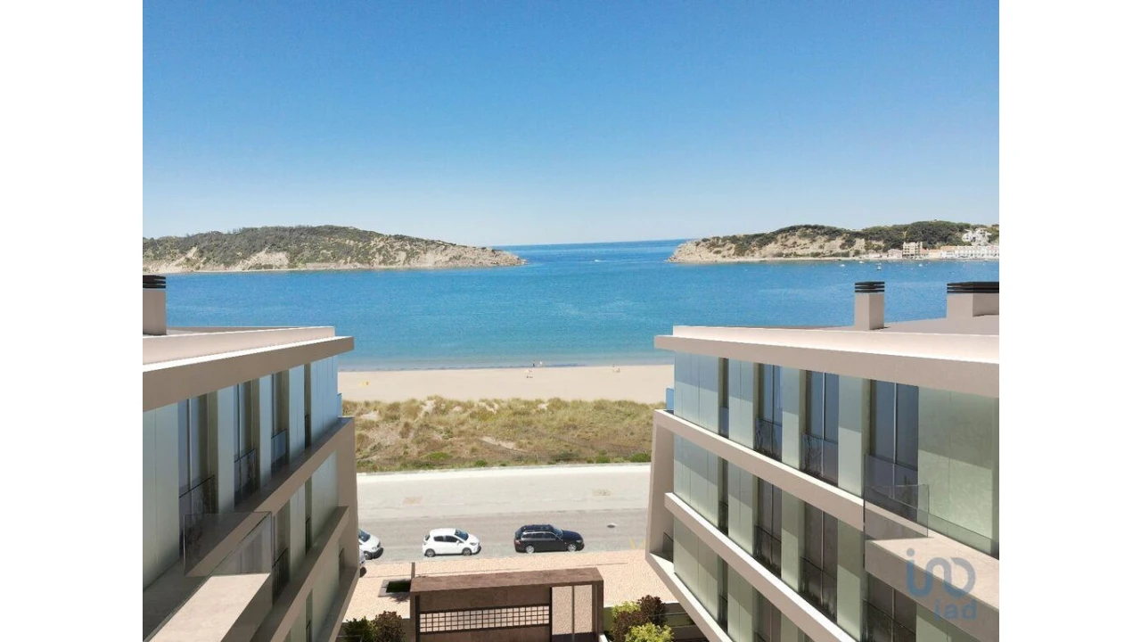 Apartamento T3 para Venda em São Martinho do Porto Foto 1