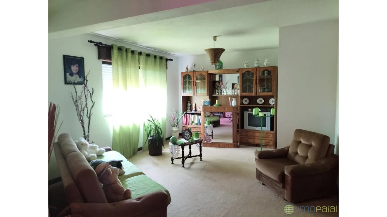 Moradia T3 para Venda em Salão Foto 16