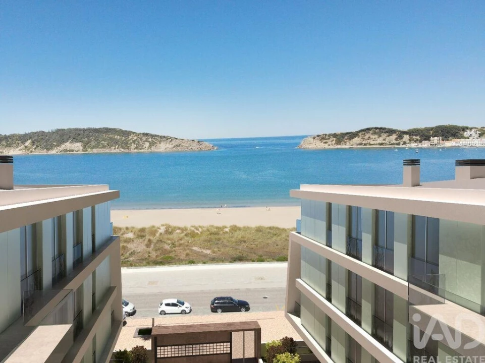 Apartamento T2 para Venda em São Martinho do Porto Foto 1