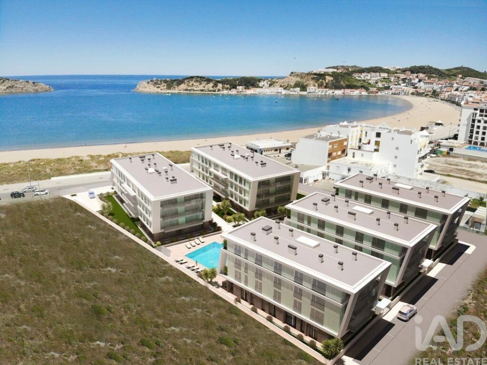 Apartamento T2 para Venda em São Martinho do Porto Foto 2