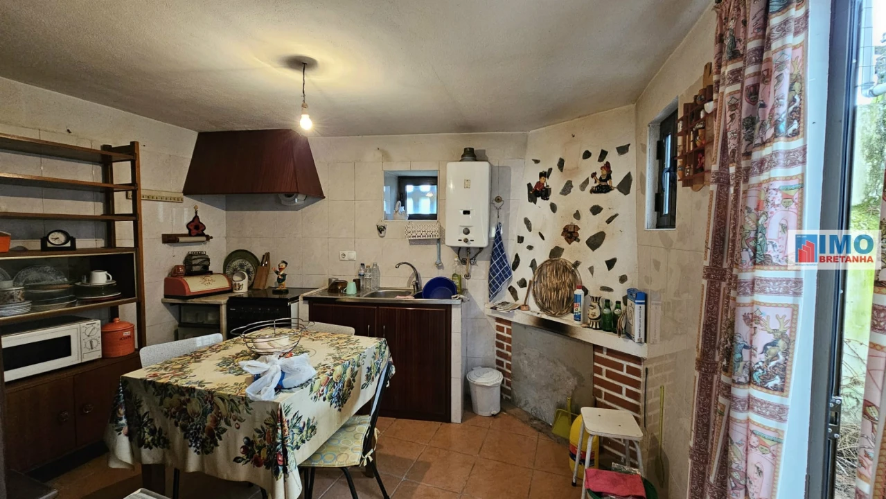 Moradia T4 para Venda em Fratel Foto 4