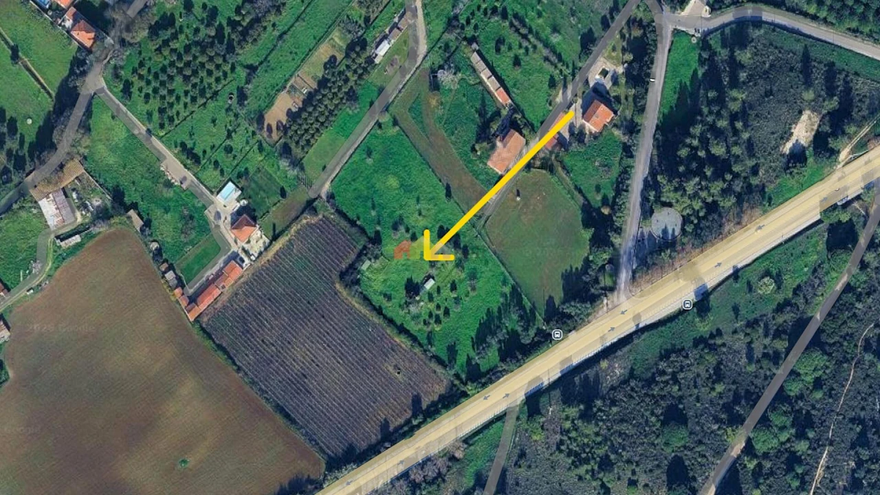 Terreno para Venda em Azeitão (São Lourenço e São Simão) Foto 1