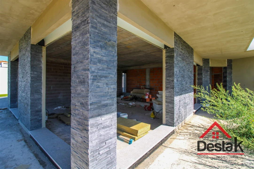 Moradia T3 para Venda em Faíl e Vila Chã de Sá Foto 1