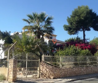 Moradia T5 para Venda em Albufeira e Olhos de Água