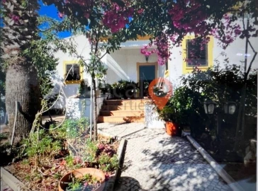 Moradia T5 para Venda em Albufeira e Olhos de Água