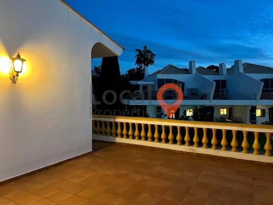 Moradia T5 para Venda em Albufeira e Olhos de Água Foto 10