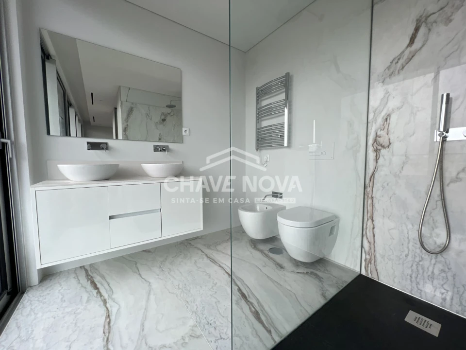 Apartamento T3 para Venda em Custóias, Leça do Balio e Guifões Foto 12