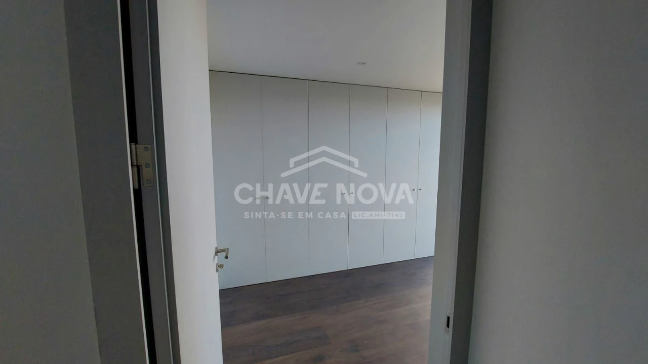 Apartamento T3 para Venda em Custóias, Leça do Balio e Guifões Foto 9