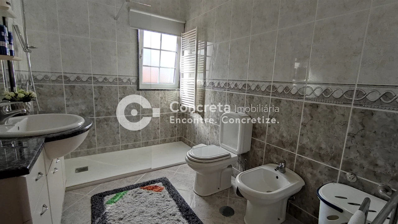 Moradia T5 para Venda em Varzea Foto 24