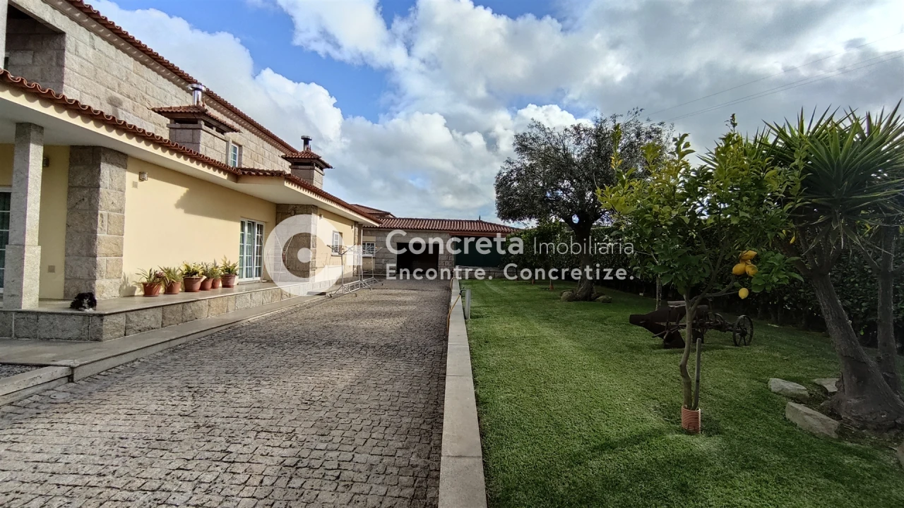 Moradia T5 para Venda em Varzea Foto 4