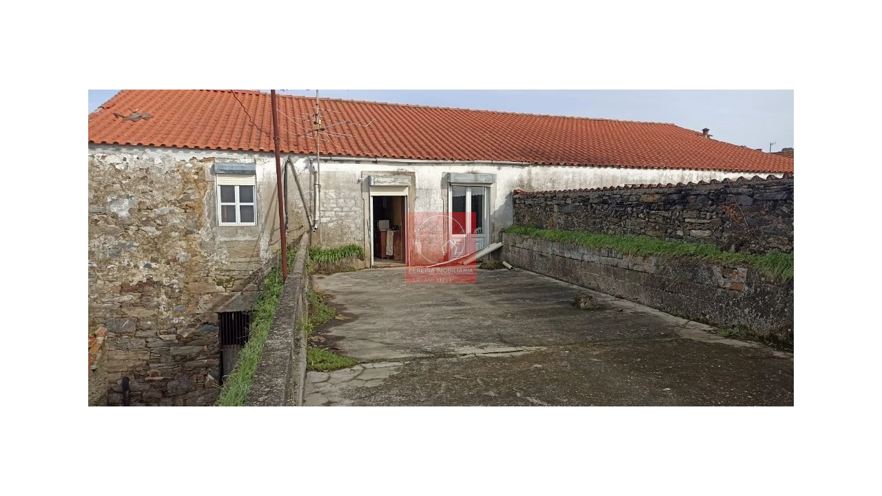 Moradia T5 para Venda em Poiares e Canelas Foto 5