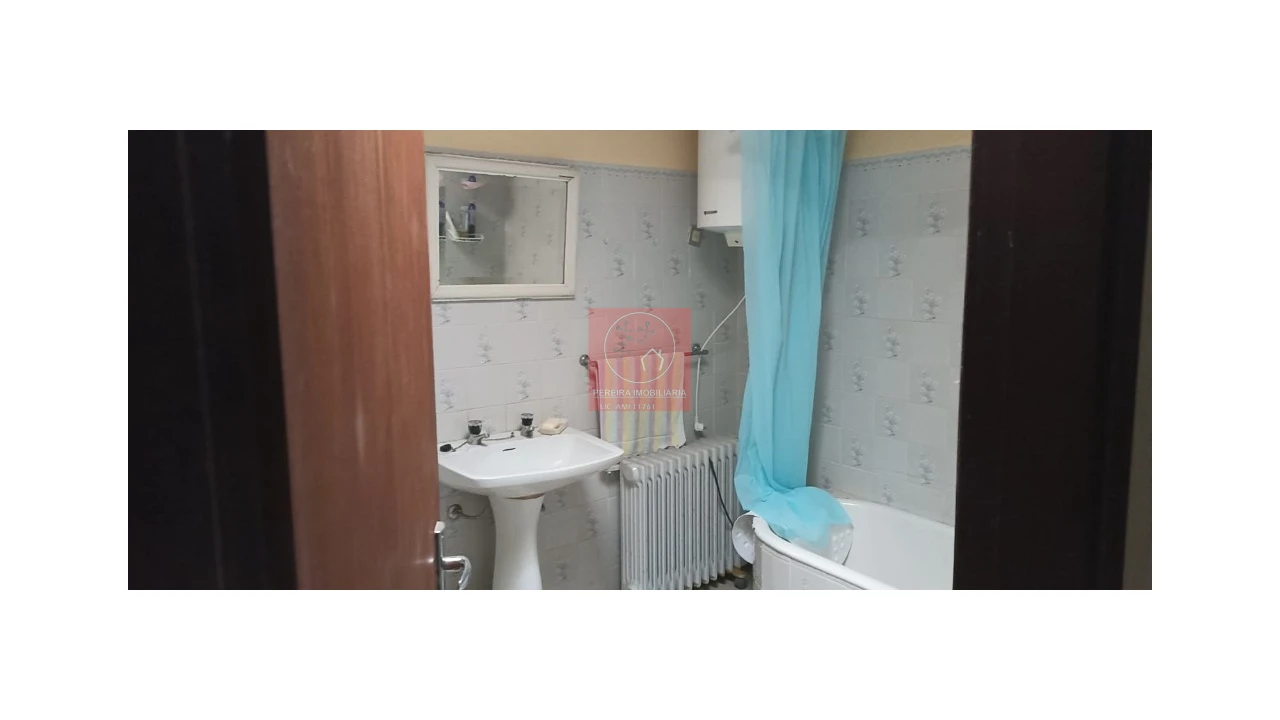 Moradia T5 para Venda em Poiares e Canelas Foto 23